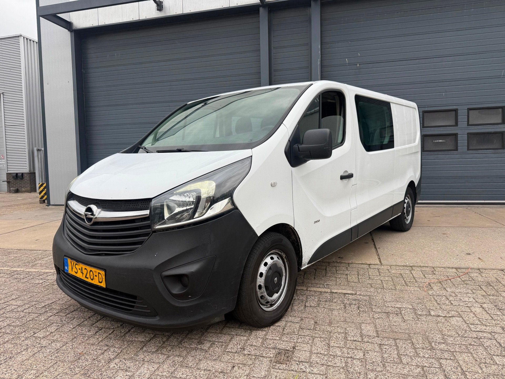 Opel Vivaro 1.6 CDTI L2H1 Edition EcoFlex, Voorwielaandrijving, Stof, Gebruikt, Zwart