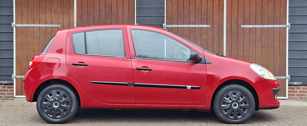 Renault Clio 1.2-16V Special Line | Distributieriem vervange, Auto's, Renault, Voorwielaandrijving, Gebruikt, 4 cilinders, Origineel Nederlands