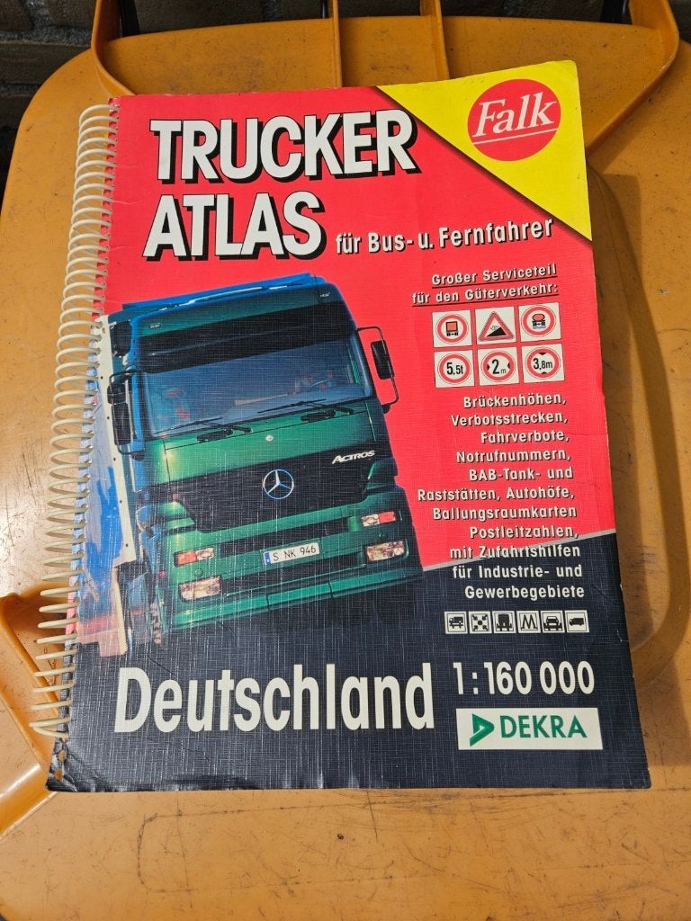 Truckers Atlas.456 pagina's, Boeken, Overige atlassen, Ophalen of Verzenden, Zo goed als nieuw, 1800 tot 2000