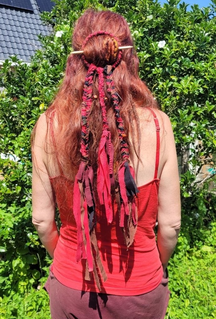 Rood zwarte dreadring / haarspeld / haarversiering, Haarspeld, Nieuw, Ophalen of Verzenden, Earoko.art@gmail.com
