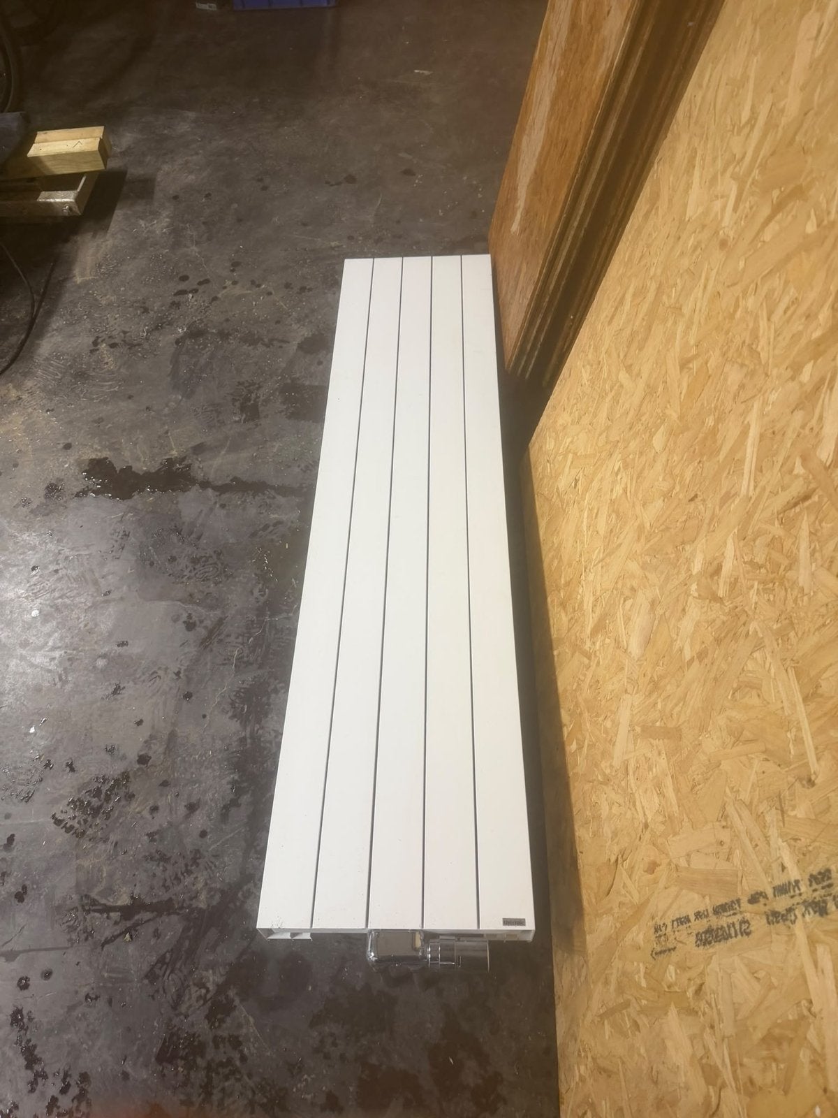 Witte design radiator 1,60 lang en 37cm breed merk Thermic, Doe-het-zelf en Verbouw, Ophalen, Radiator, Minder dan 60 cm, Zo goed als nieuw