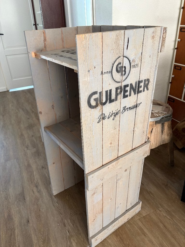 Sta Tafel/Kastje Man Cave Gulpener, Ophalen, Zo goed als nieuw
