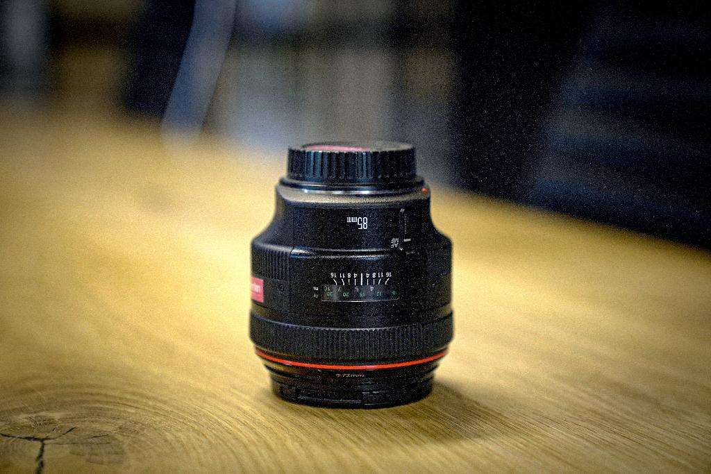 Canon EF 85mm 1.2 USM II, Canon, Gebruikt, Ophalen of Verzenden, Stockley Park, 4 Roundwood Ave, Hayes, Uxbridge UB11 1AF, United Kingdom