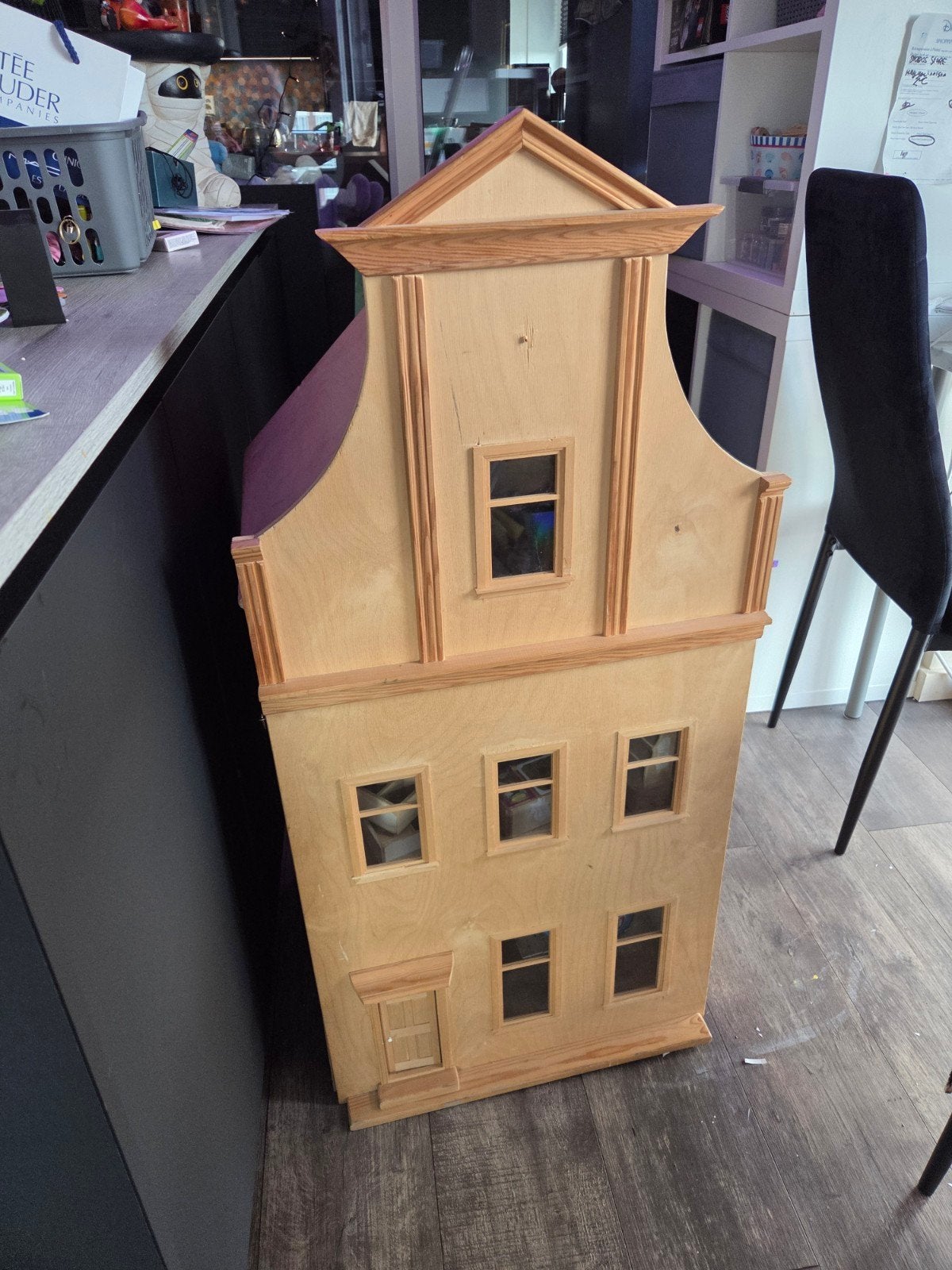 Groot houten poppenhuis met inhoud, Kinderen en Baby's, Ophalen, Gebruikt, Poppenhuis