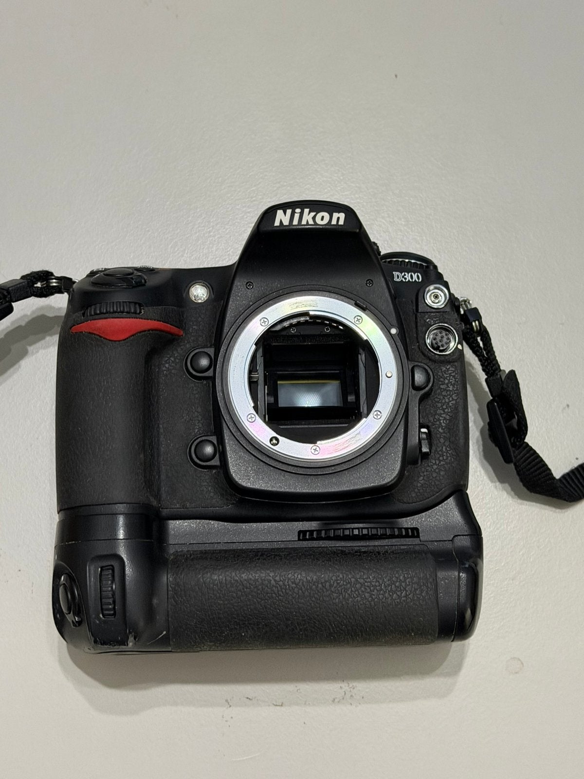 Mooie Nikon D300 weinig clicks met MB-D10, Gebruikt, Spiegelreflex, Ophalen of Verzenden, Nikon