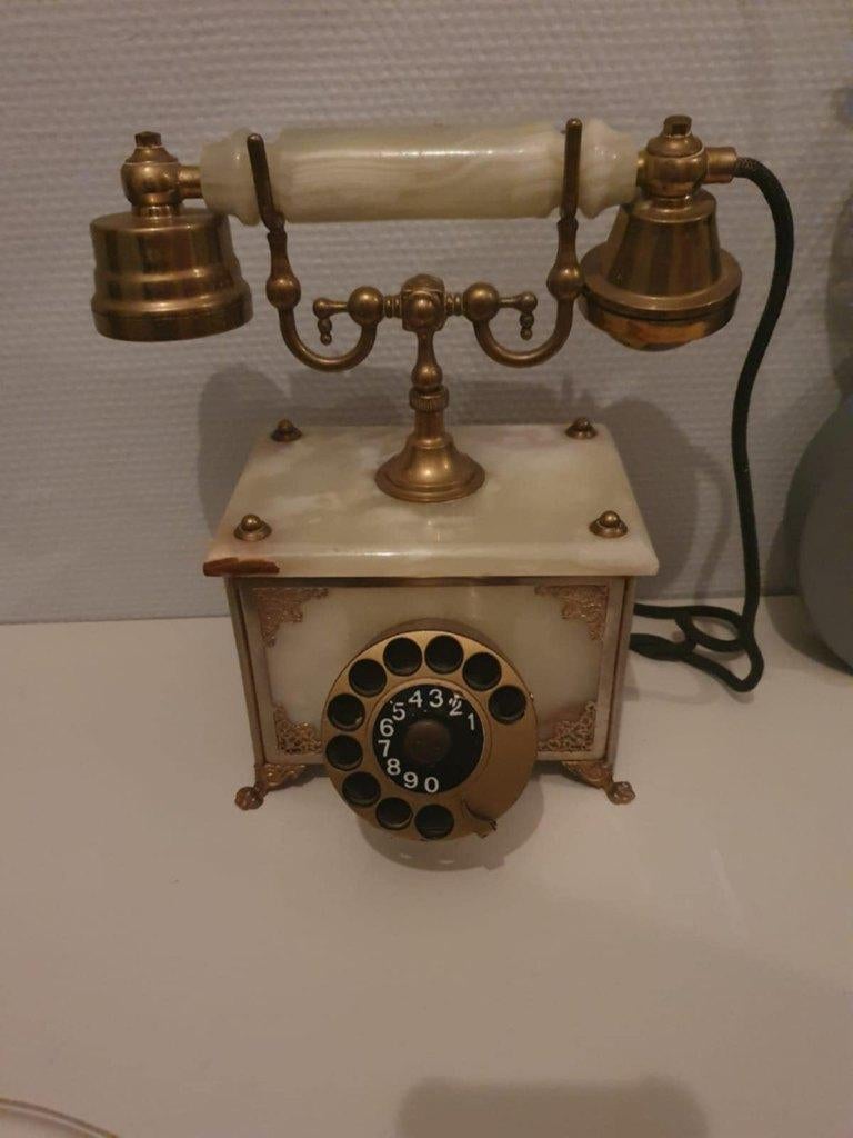 Oude decoratieve telefoon., Telecommunicatie, Telefooncentrales, Gebruikt, Overige typen, Ophalen of Verzenden