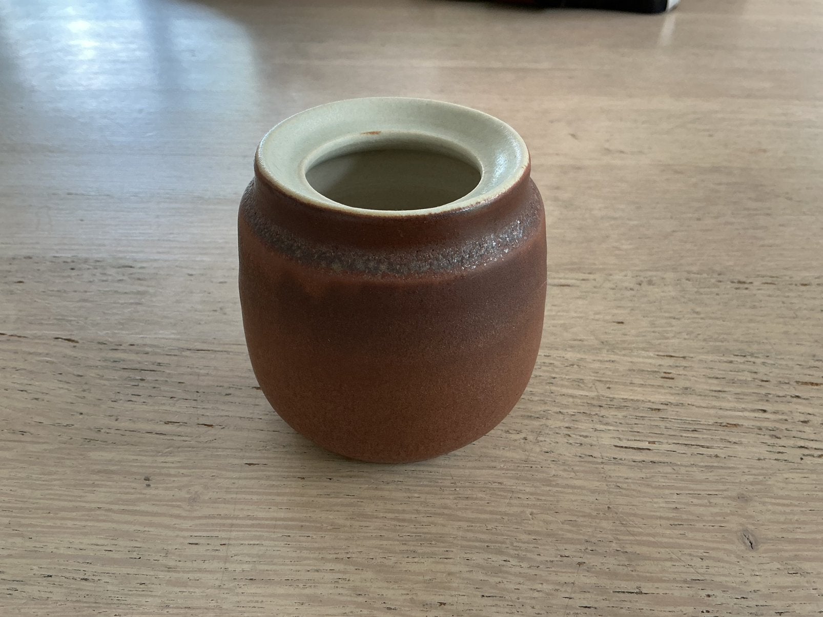 Klein Mobach vaasje. Disign aardewerk. Mobach Utrecht, Ophalen of Verzenden