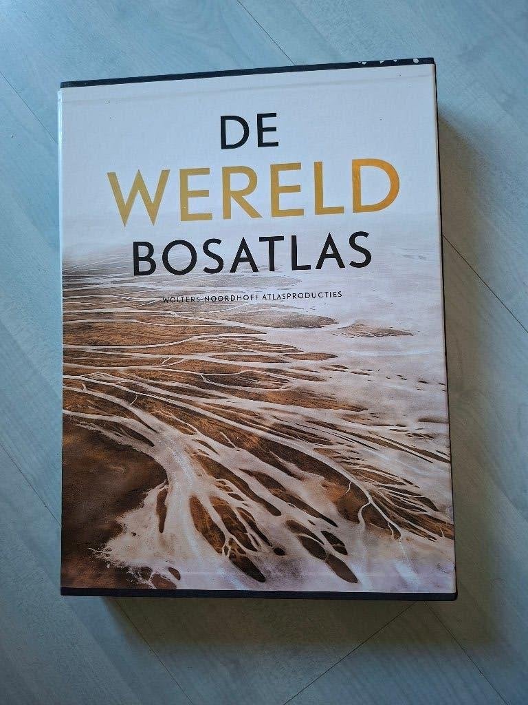 Wereld bosatlas, Boeken, Bosatlas, 2000 tot heden, Ophalen of Verzenden, Zo goed als nieuw