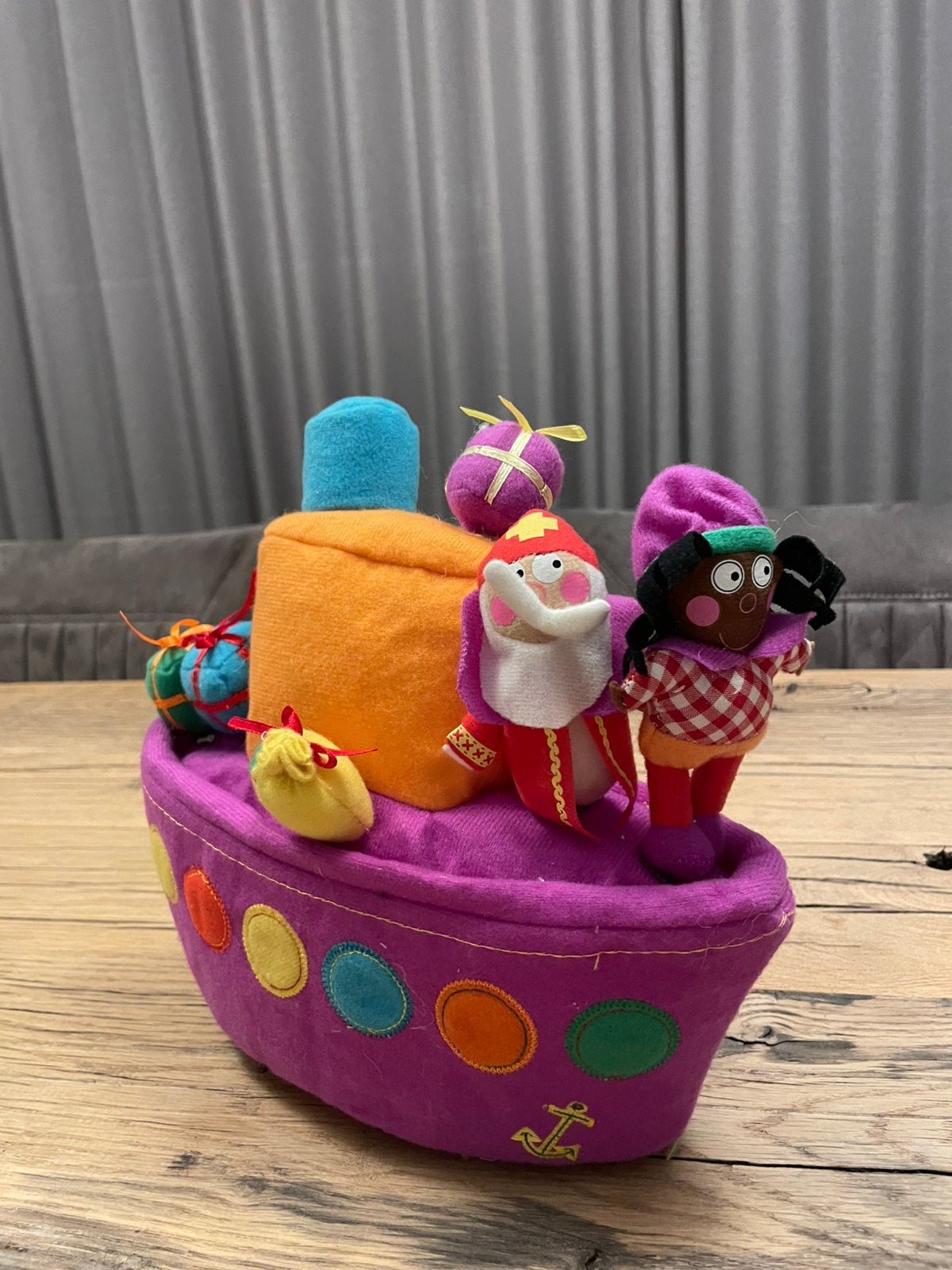 Pakjesboot met zwarte piet, Ophalen of Verzenden, Zo goed als nieuw