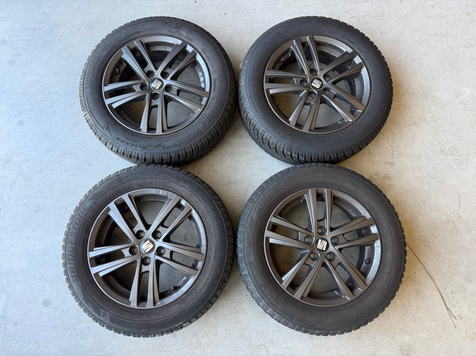 Setje Seat Velgen + Bridgestone Winterbanden 185/65/R15, Ophalen, Gebruikt, 15 inch, Banden en Velgen