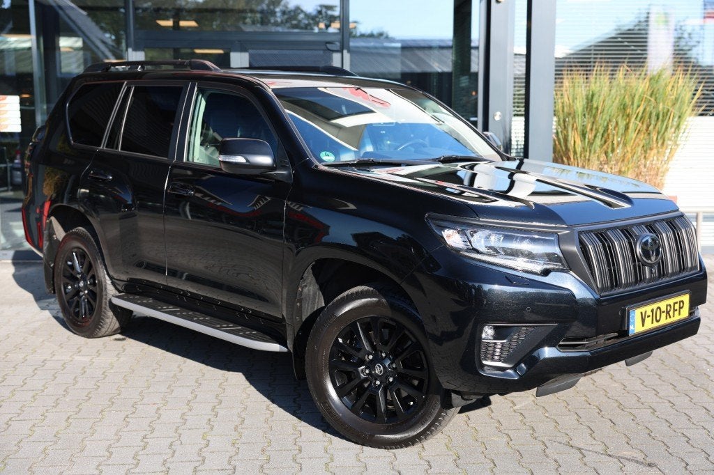 Toyota LANDCRUISER 150 2.8 D-4D 5DRS BLACK EDITION A/T VAN, Auto's, Automaat, Gebruikt, Met garantie (alle), 3000 kg