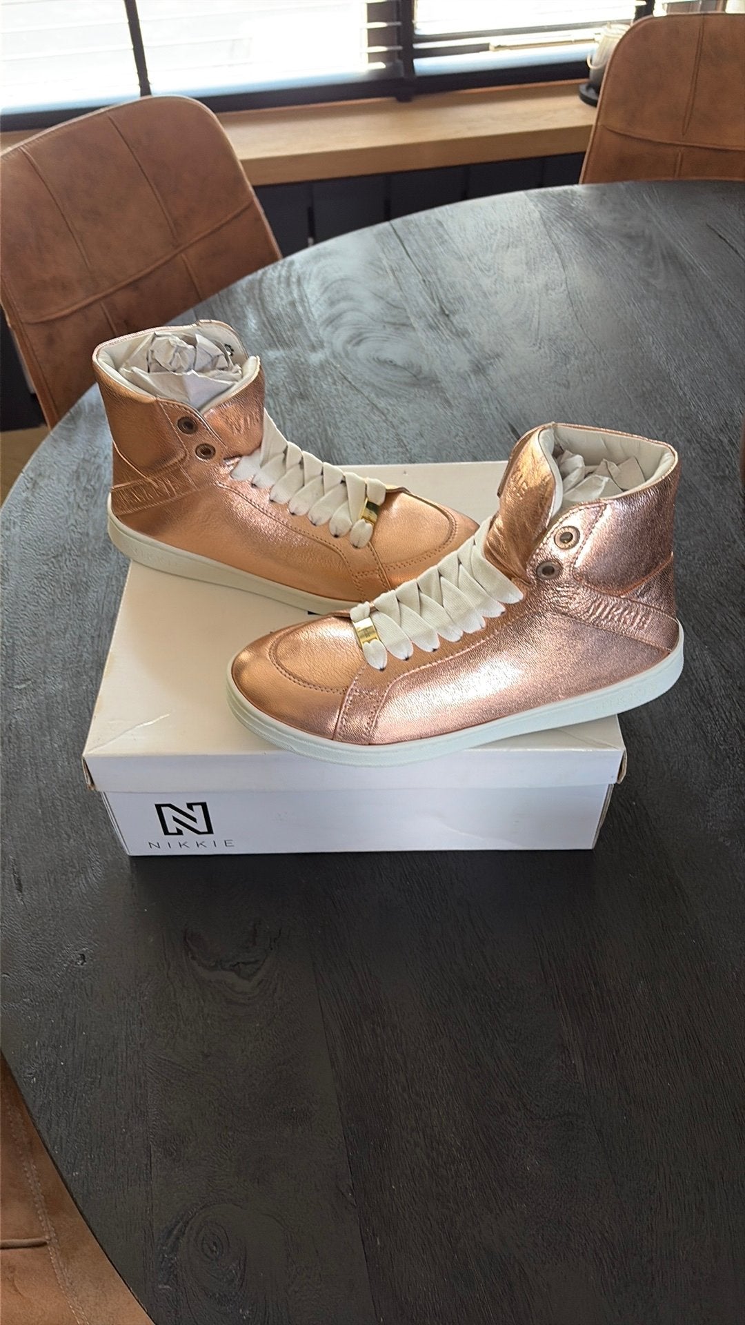 Nieuw! NIKKIE Assisi Sneakers – Metallic Peach 38, Kleding | Dames, Schoenen, Overige kleuren, Ophalen of Verzenden, Sneakers of Gympen