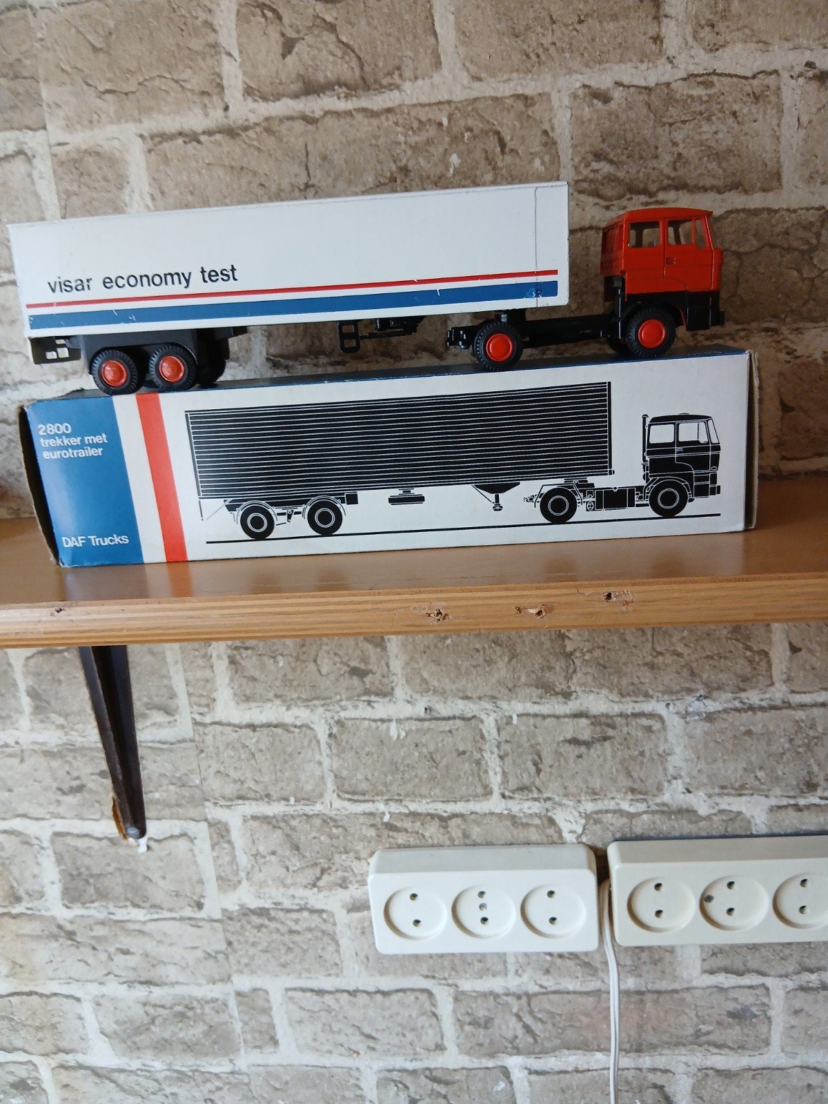 Daf 2800 trekker met eurotrekker van Lion Toys schaal 1:50, Ophalen of Verzenden, Nieuw, Bus of Vrachtwagen