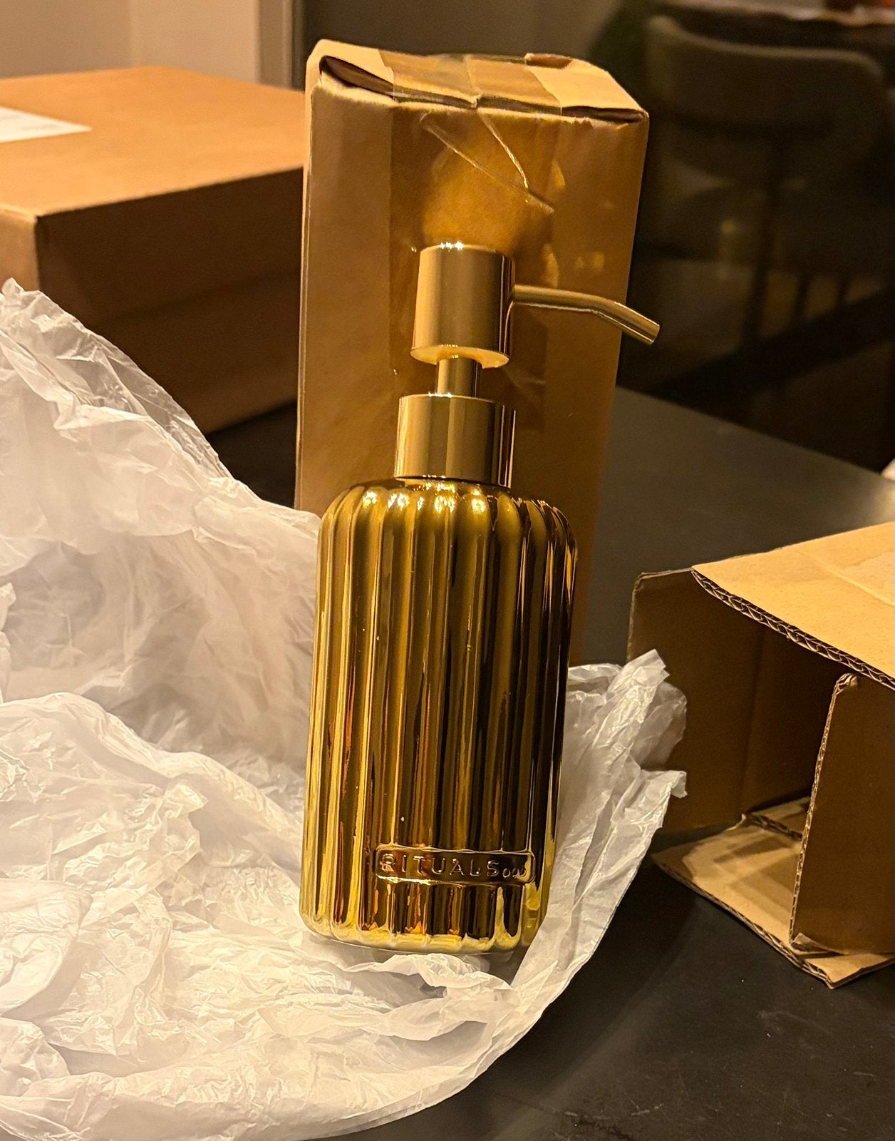 2 zeeppompjes Rituals goud NIEUW, Ophalen of Verzenden, Nieuw, Goud, Zeepdispenser/zeepbakje