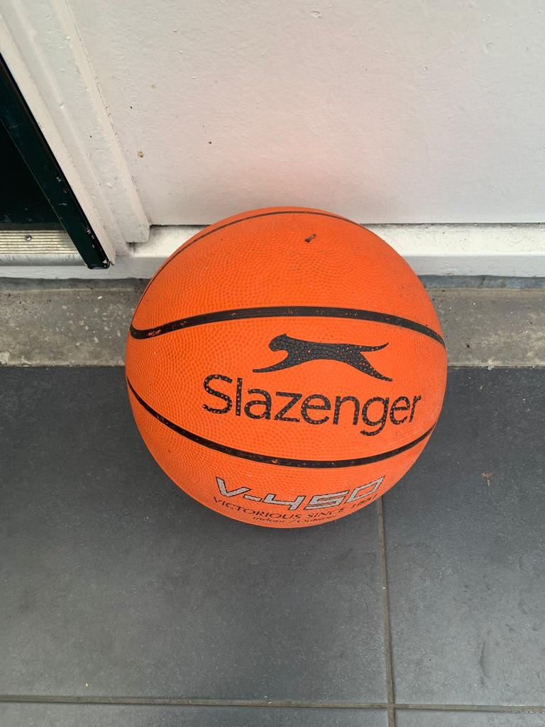 Basketbal slazenger zo goed als nieuw, Ophalen of Verzenden, Zo goed als nieuw, Bal
