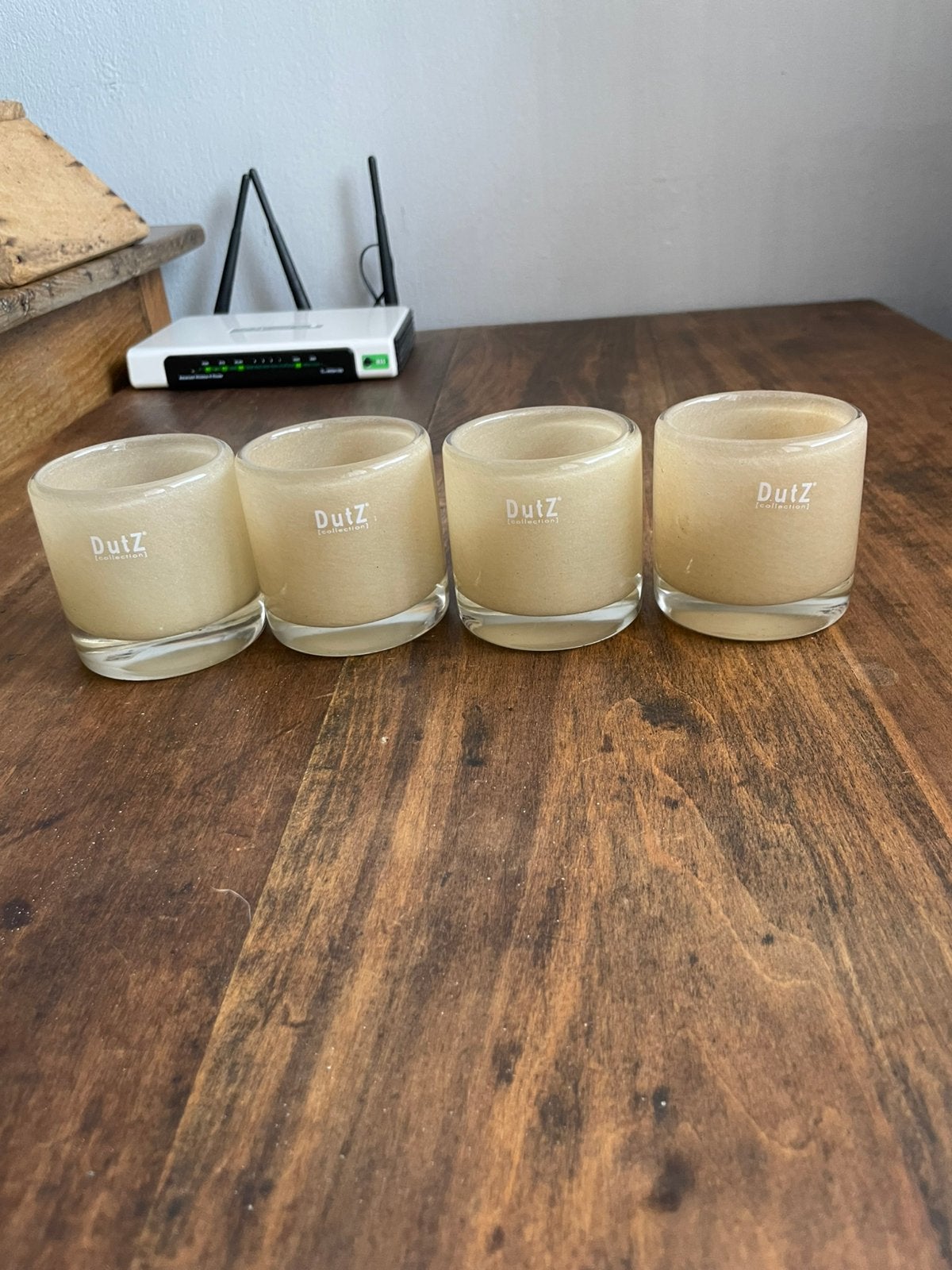 4 prachtige Dutz waxinelichthouders beige, Ophalen of Verzenden, Zo goed als nieuw, Beige