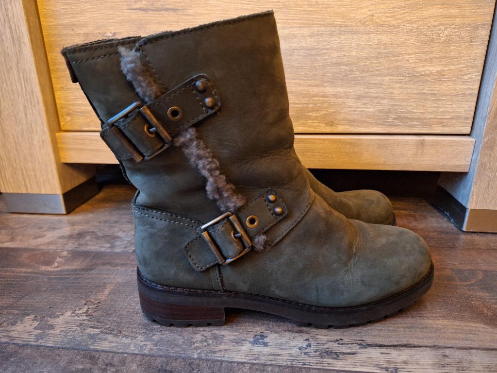 Leren Ugg aarzen, maat 37., Kleding | Dames, Schoenen, UGG, Lage of Enkellaarzen, Ophalen of Verzenden, Zo goed als nieuw