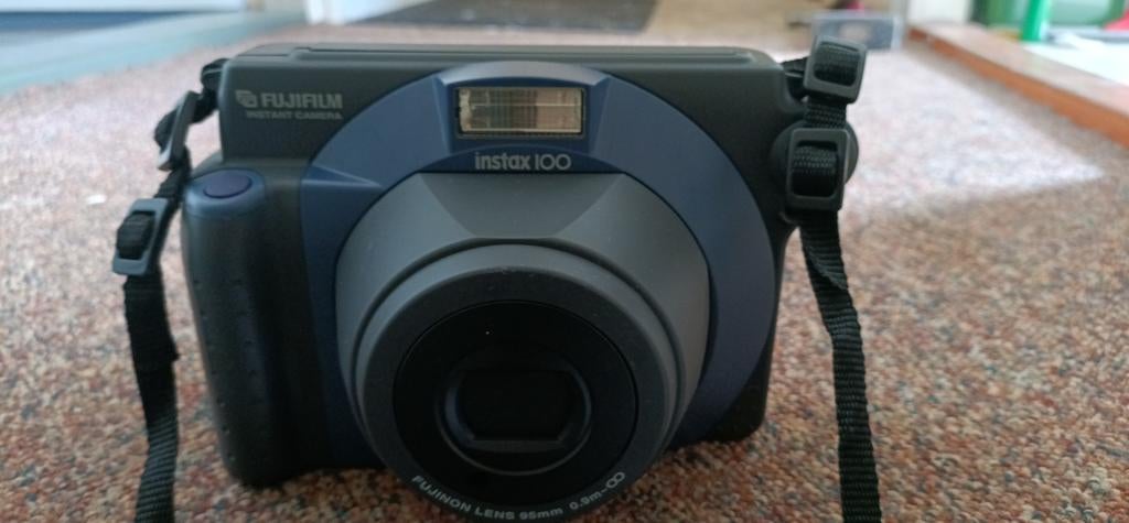 Fujifilm Instax 100 Instant Camera, Ophalen of Verzenden, Gebruikt, Polaroid, Fuji