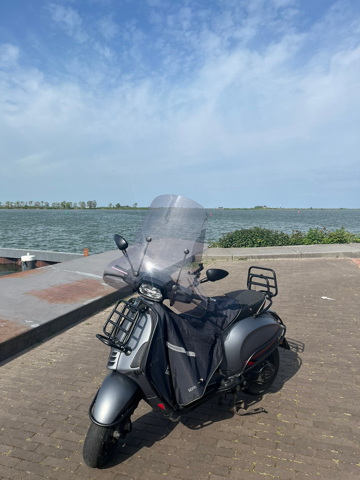 Vespa sprint 2019 50cc, Ophalen, Zo goed als nieuw, 50 cc