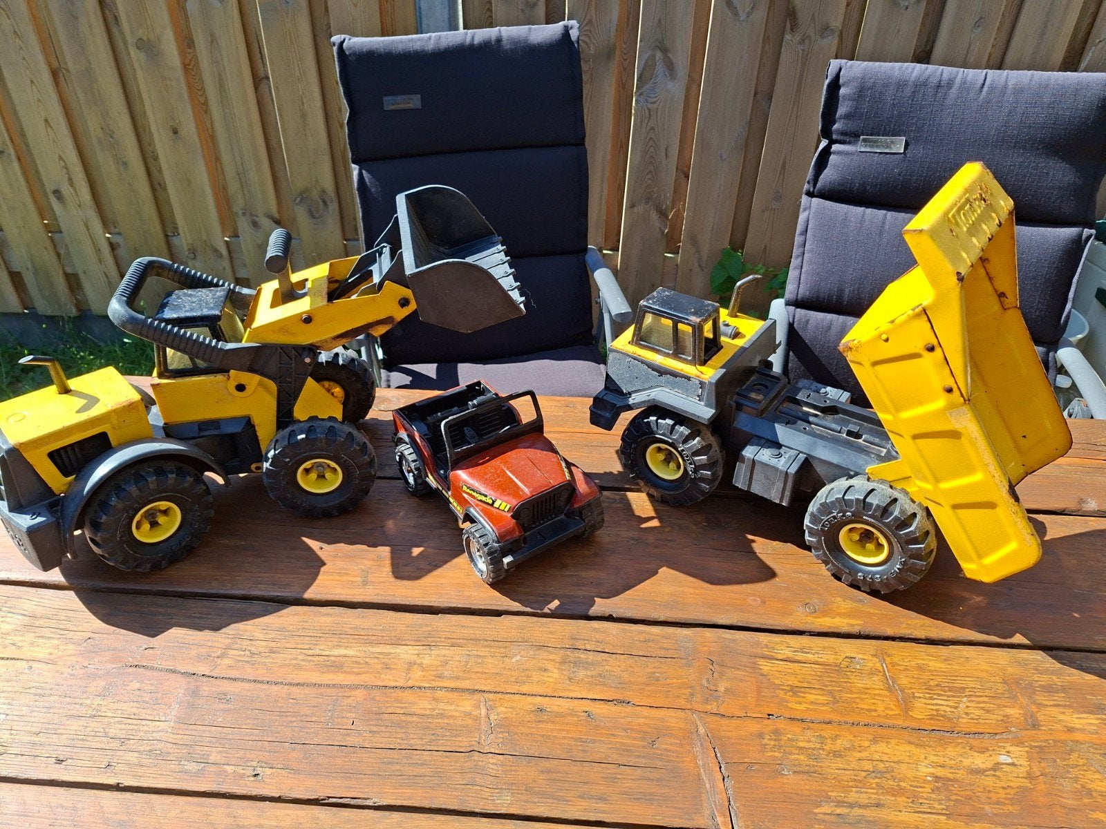 3 Grote Tonka Wagens - Bulldozer, Kiepwagen en Jeep, Ophalen, Gebruikt