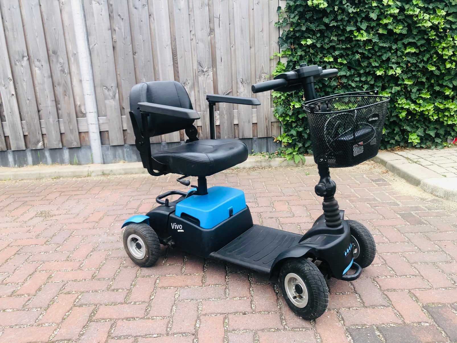 Opvouwbare scootmobiel Vivo 4 wiel. Met vering!!, Ophalen of Verzenden, Zo goed als nieuw
