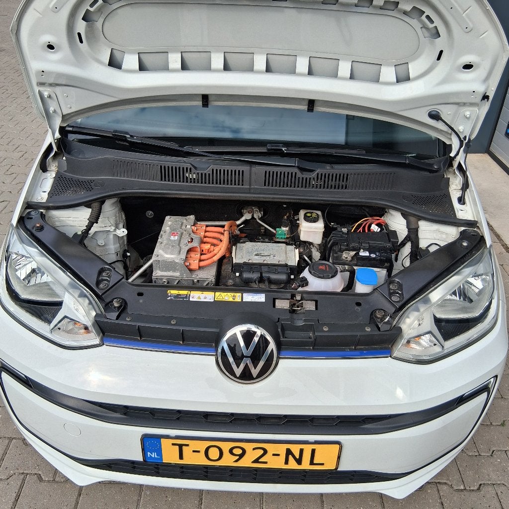 Foto 10 van Volkswagen E-Up! STYLE /Cruise C/ CAMERA/ 92,4% SOH/LUXE