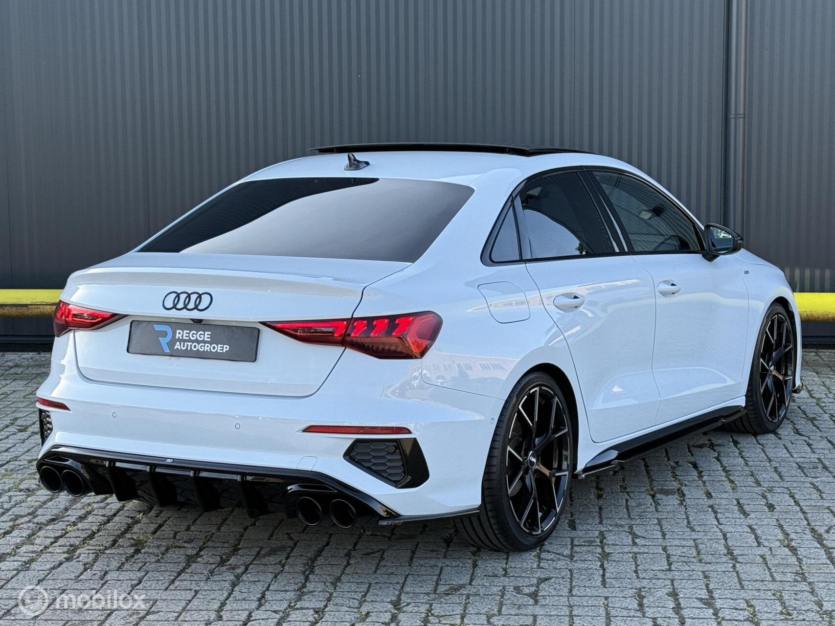 Audi A3 Limousine 35 TFSI S-Line MAXTON | S3 PAKKET |PANODAK, Auto's, Audi, 1295 kg, 4 cilinders, 150 pk, Wit