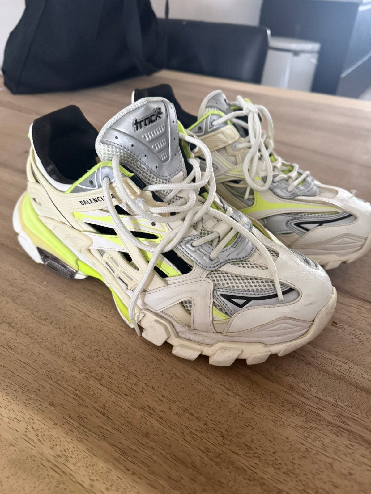 Tk balanciaga track 2 fluo yellow maat 43 heren, Kleding | Heren, Schoenen, Ophalen of Verzenden, Zo goed als nieuw, Zwart