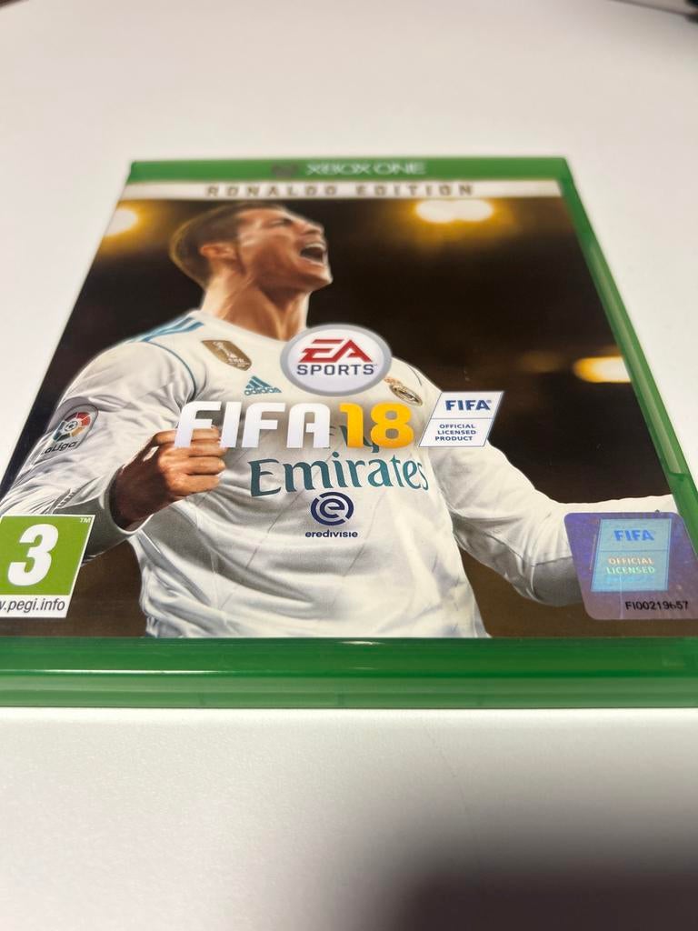 FIFA 18 Ronaldo Edition - Xbox One, Spelcomputers en Games, Games | Xbox One, Eén computer, Ophalen of Verzenden, Zo goed als nieuw