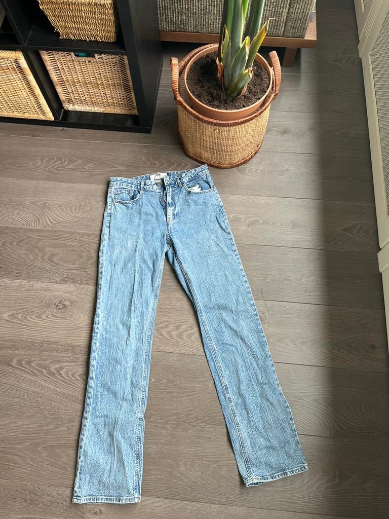 Spijkerbroek stradivarius, Ophalen of Verzenden, Zo goed als nieuw, Blauw, W30 - W32 (confectie 38/40)