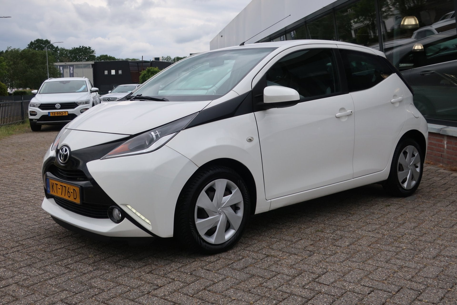 Toyota Aygo 1.0 VVT-i x-play 2e EIG_LED_LIMIT_CAMERA_NAP., Voorwielaandrijving, Stof, Gebruikt, 4 stoelen