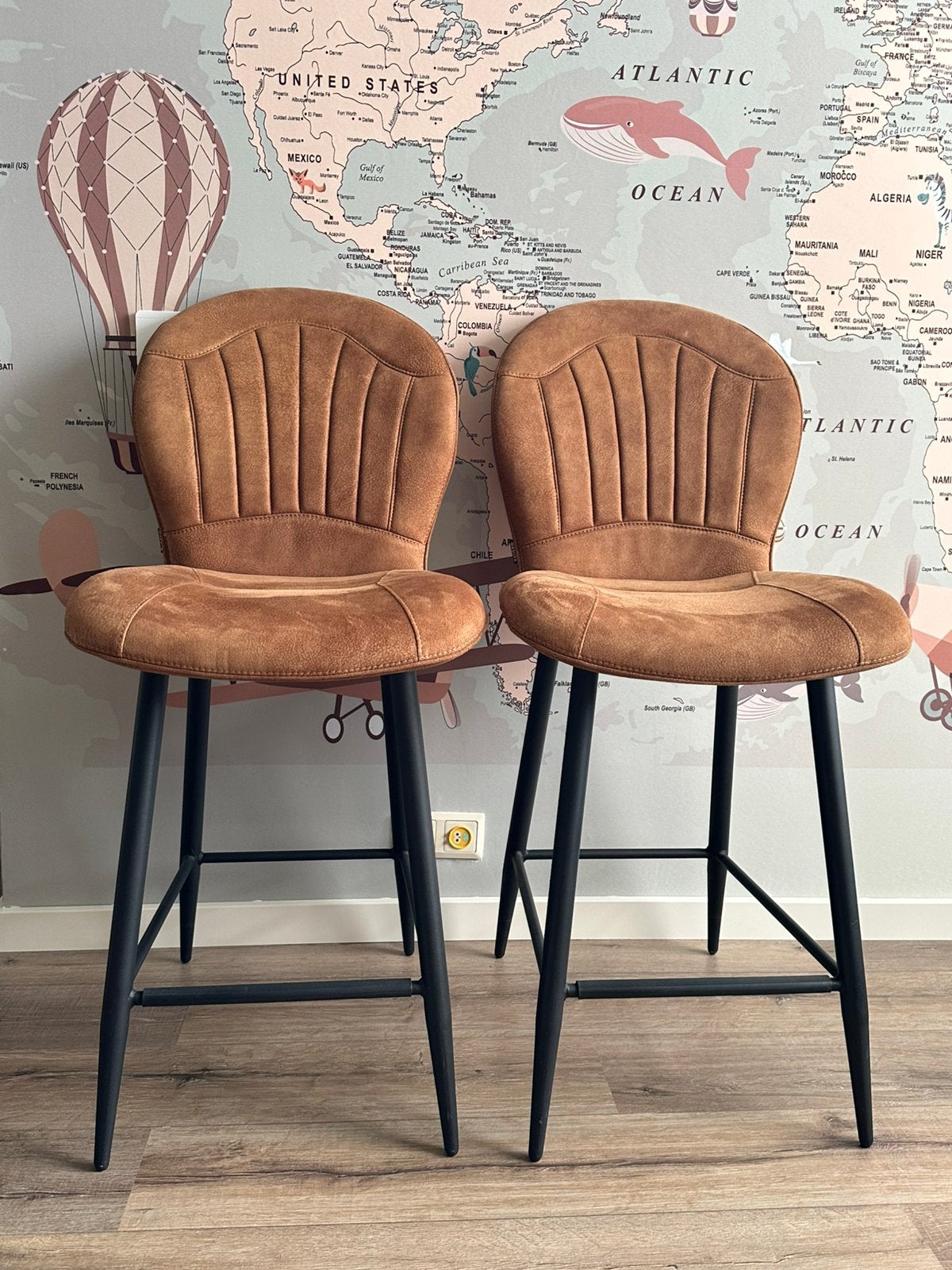 Set van 2 barkrukken/barstoelen – cognac kleur, 2 krukken, Ophalen, Zo goed als nieuw, 60 tot 90 cm