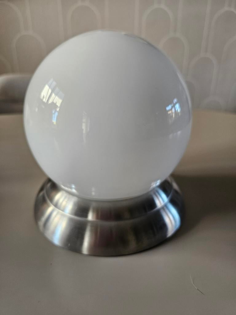 Vintage glazen bollamp met keramische houder, plafon enzo, Huis en Inrichting, Lampen | Plafondlampen, Ophalen of Verzenden