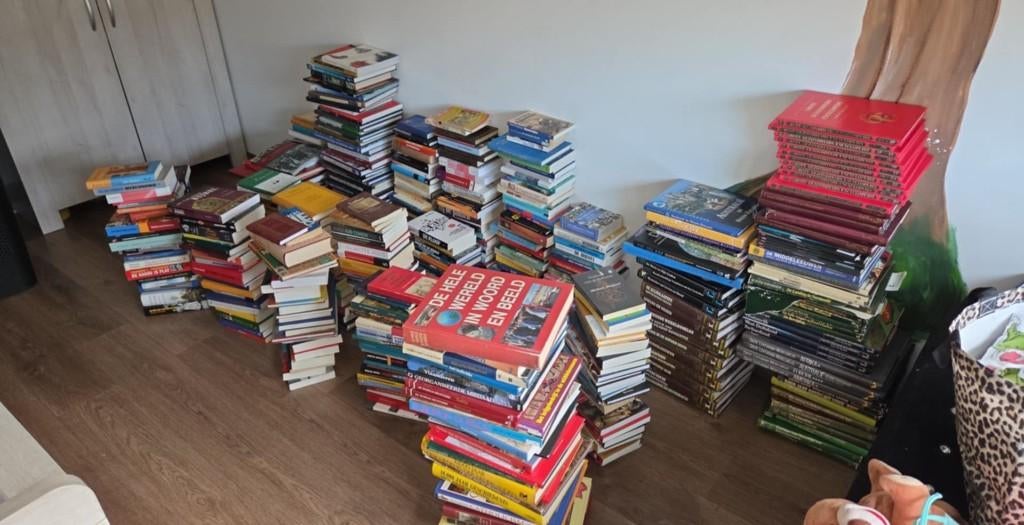 Partij van +/- 400 boeken te koop, Ophalen of Verzenden, Zo goed als nieuw