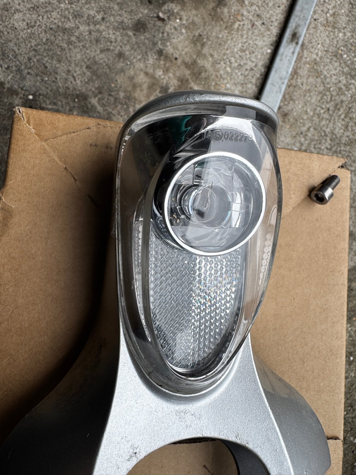 Foto 3 van Prima Koplamp voor Batavus Padova en Easy modellen