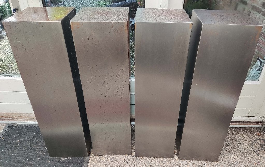 4x Industriële stalen zuilen / sokkels (100x28x28 cm), Ophalen, Gebruikt
