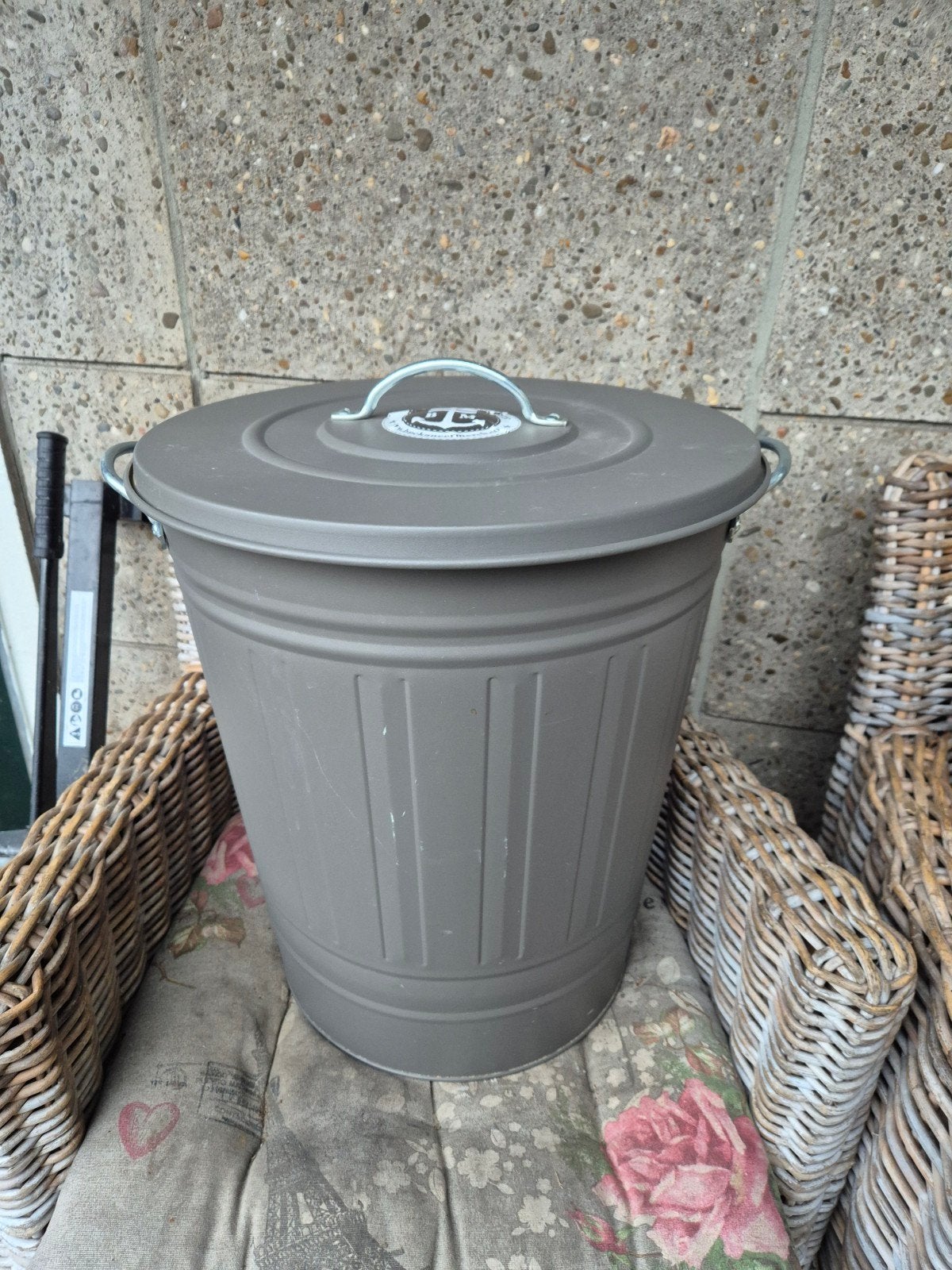 Ikea knodd prullenbak vuilnisemmer afvalbak, Huis en Inrichting, Woonaccessoires | Prullenbakken, Ophalen, 40 liter of meer, Zo goed als nieuw