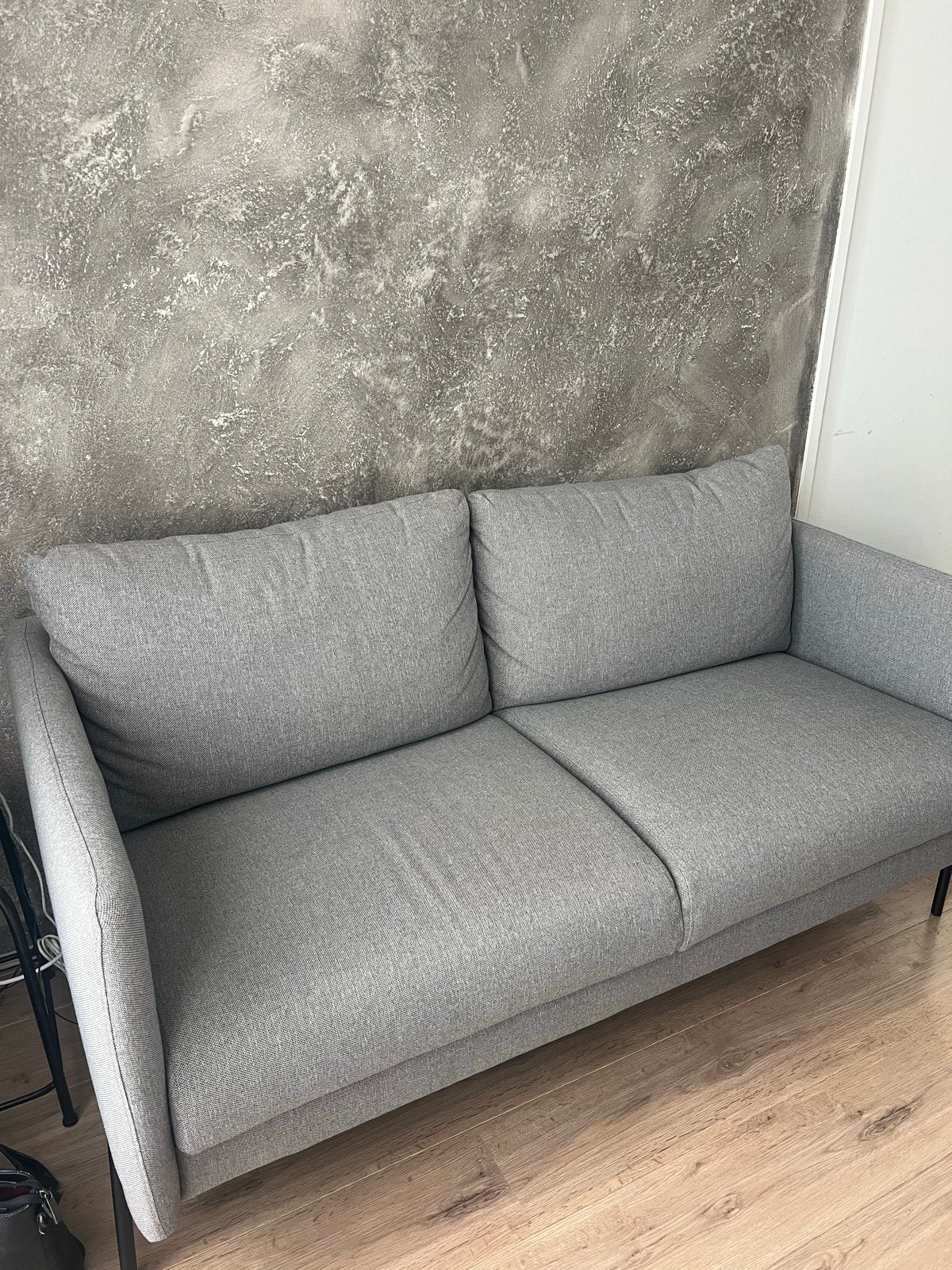 Grijze tweepersoons rechte bank, Ophalen, 150 tot 200 cm, Tweepersoons, 75 tot 100 cm