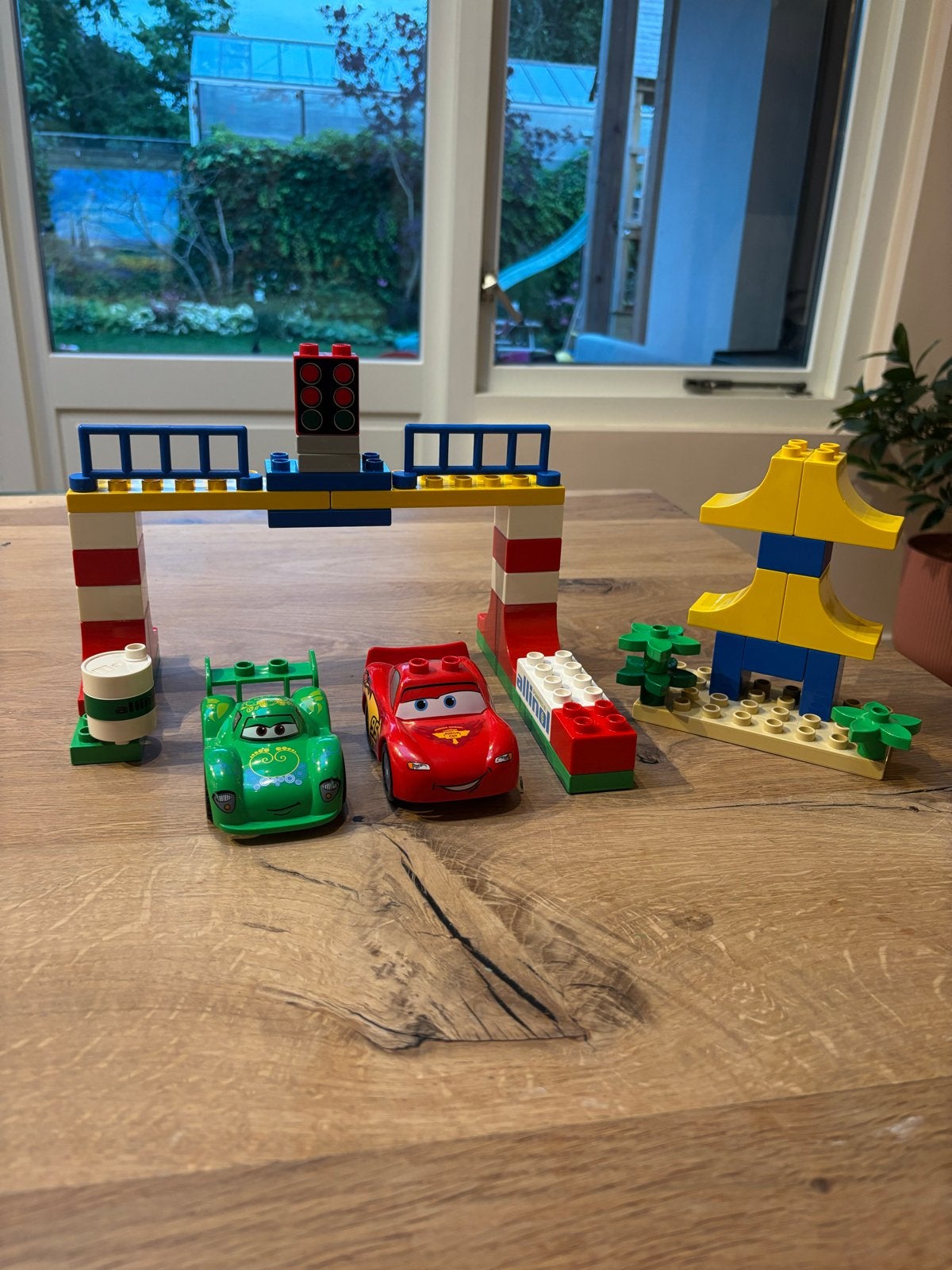 LEGO Duplo Cars 5819 Tokyo Racing Bliksem McQueen, Ophalen of Verzenden, Gebruikt