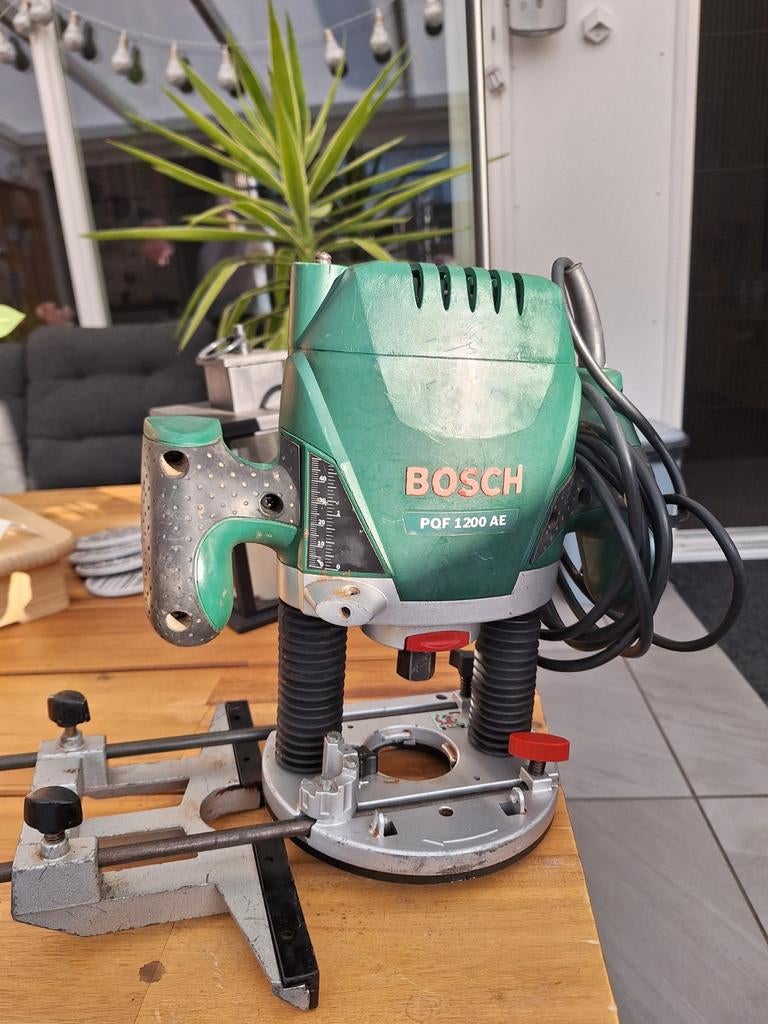 Zeer goede bovenfrees, Ophalen of Verzenden, Zo goed als nieuw, Elektrisch, Bovenfrees