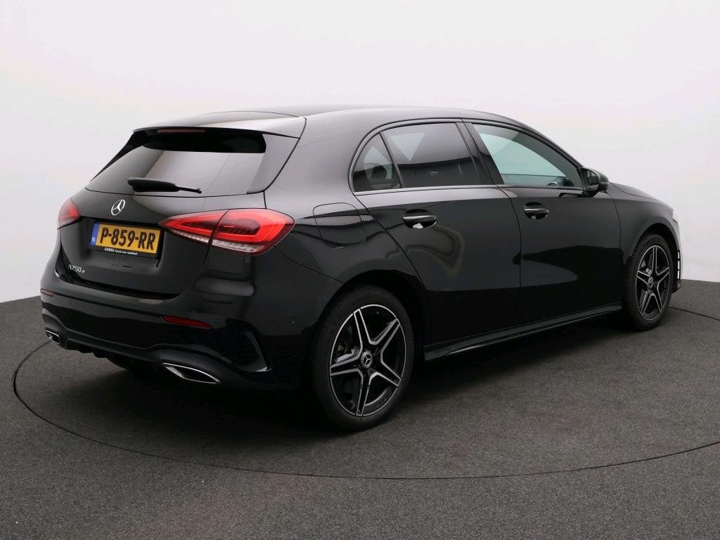 Mercedes-Benz A-Klasse 250 e AMG Plug-In Hybride AMG Line |, 12 maanden, Gebruikt, 4 cilinders, Zwart