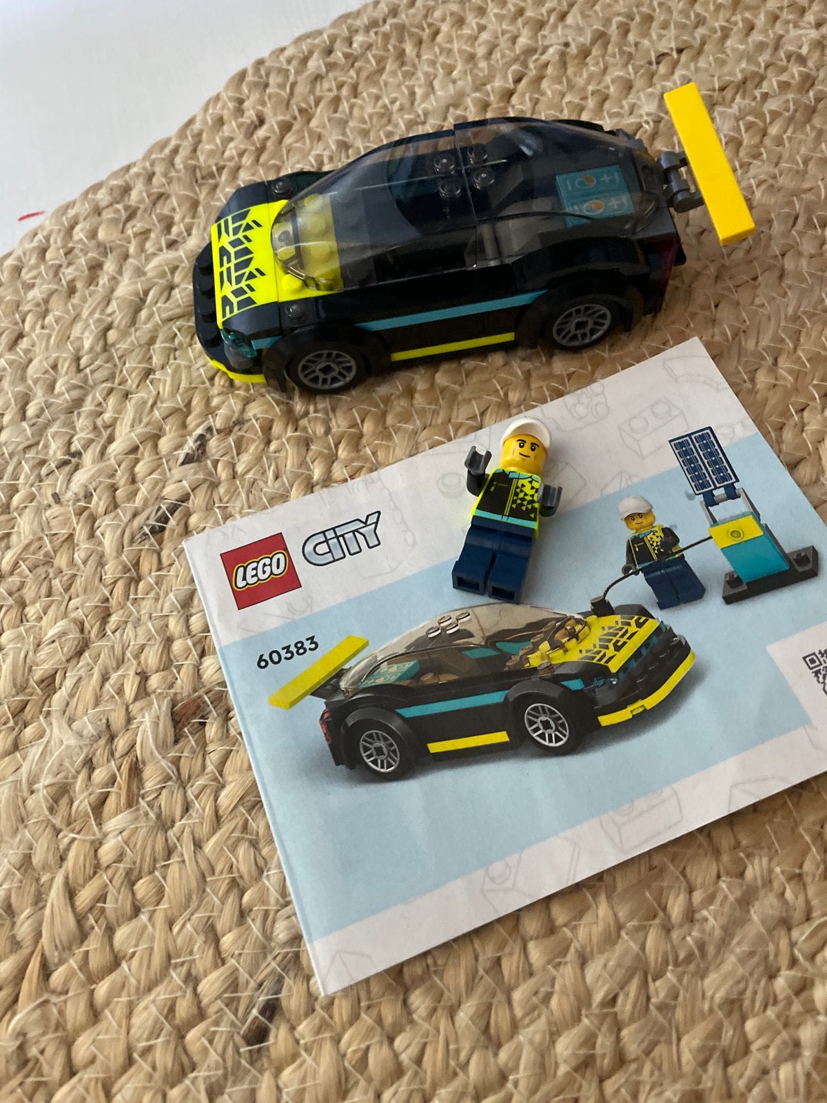 LEGO City 60383 Elektrische Sportwagen met Laadpaal, Ophalen of Verzenden, Zo goed als nieuw, Overige merken