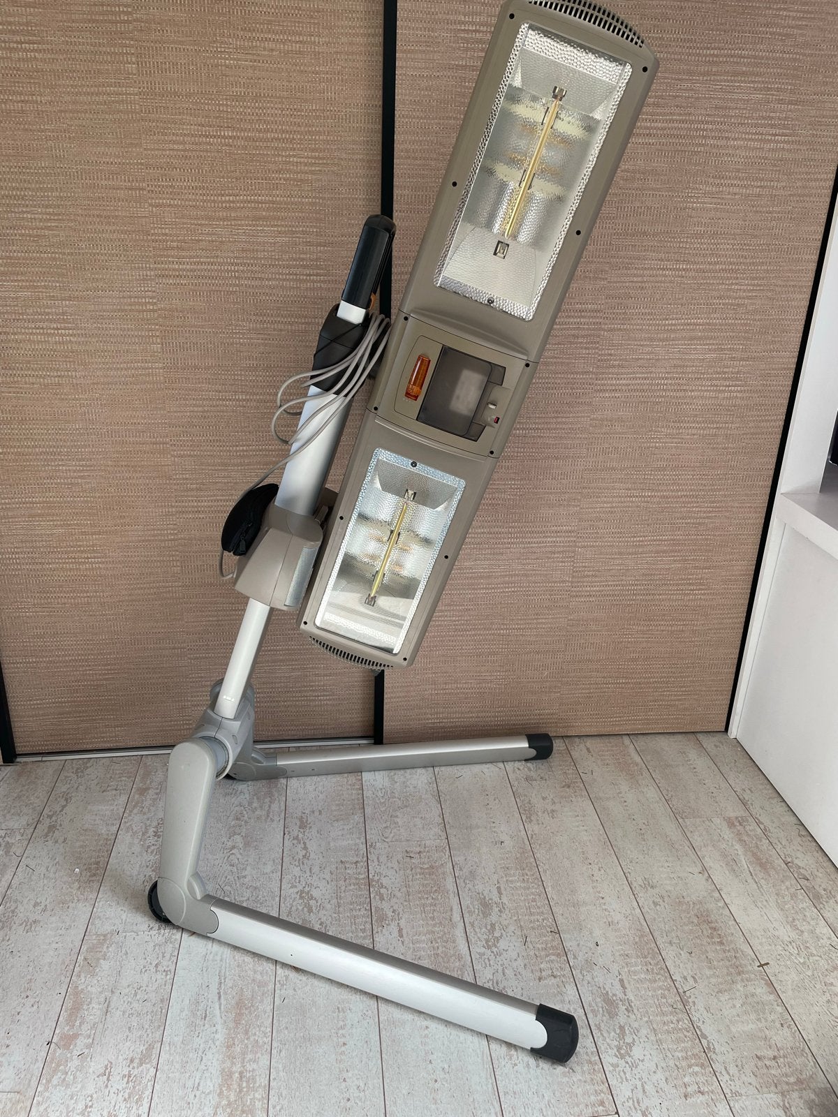 Philips HP 8565 inklapbare zonnebank met radio, Witgoed en Apparatuur, Ophalen, F, F, Gebruikt