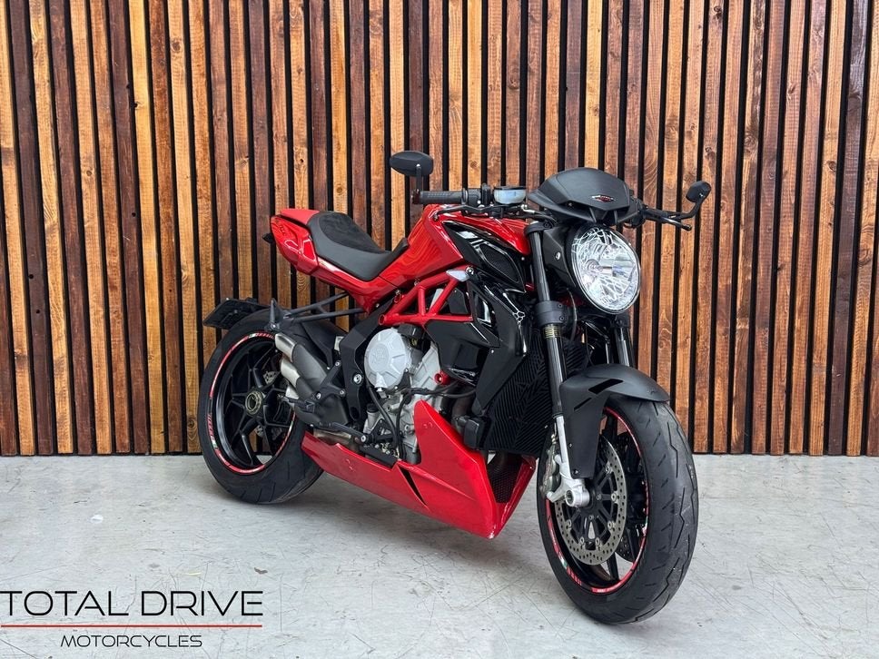 MV AGUSTA BRUTALE 800 ABS Quickshifter Garantie  (bj 2015), Motorrijbewijs A, Bedrijf, Meer dan 35 kW, 798 cc