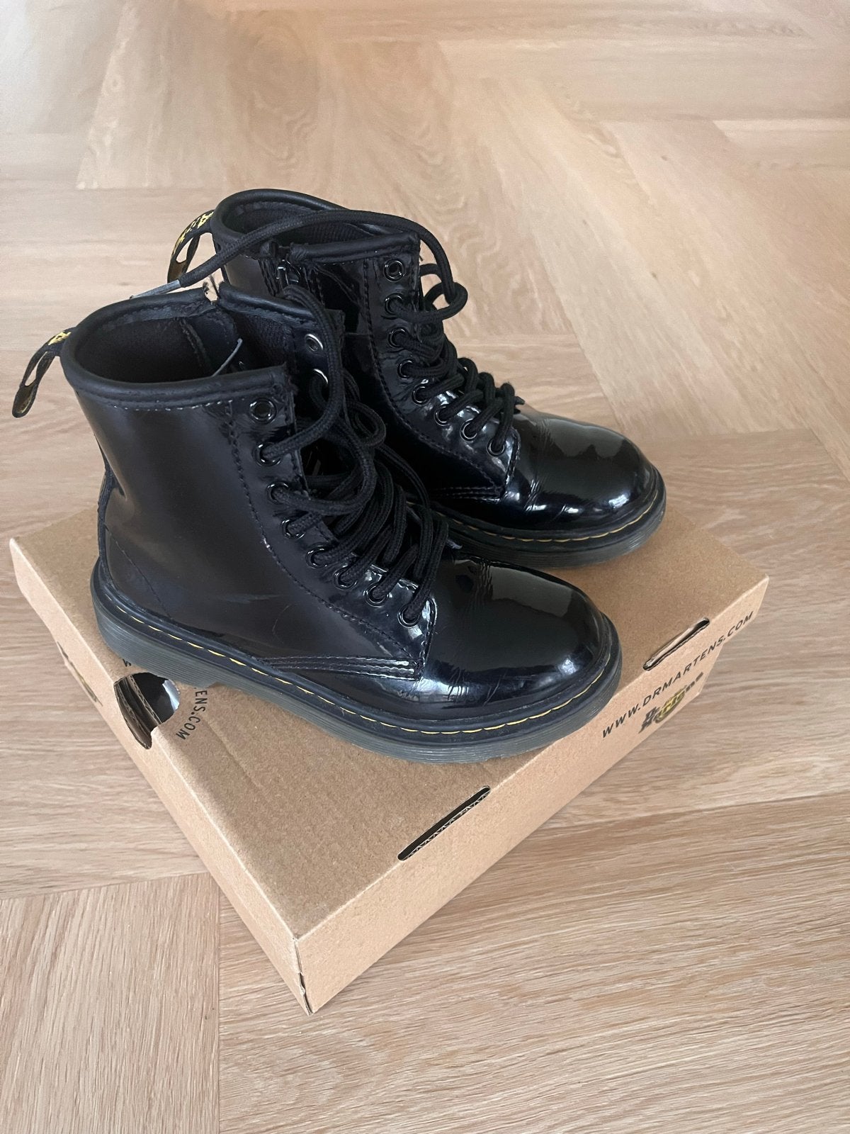 Dr. Martens Lakleren Laarzen Maat 31 Zwart, Kinderen en Baby's, Kinderkleding | Schoenen en Sokken, Ophalen of Verzenden, Nieuw