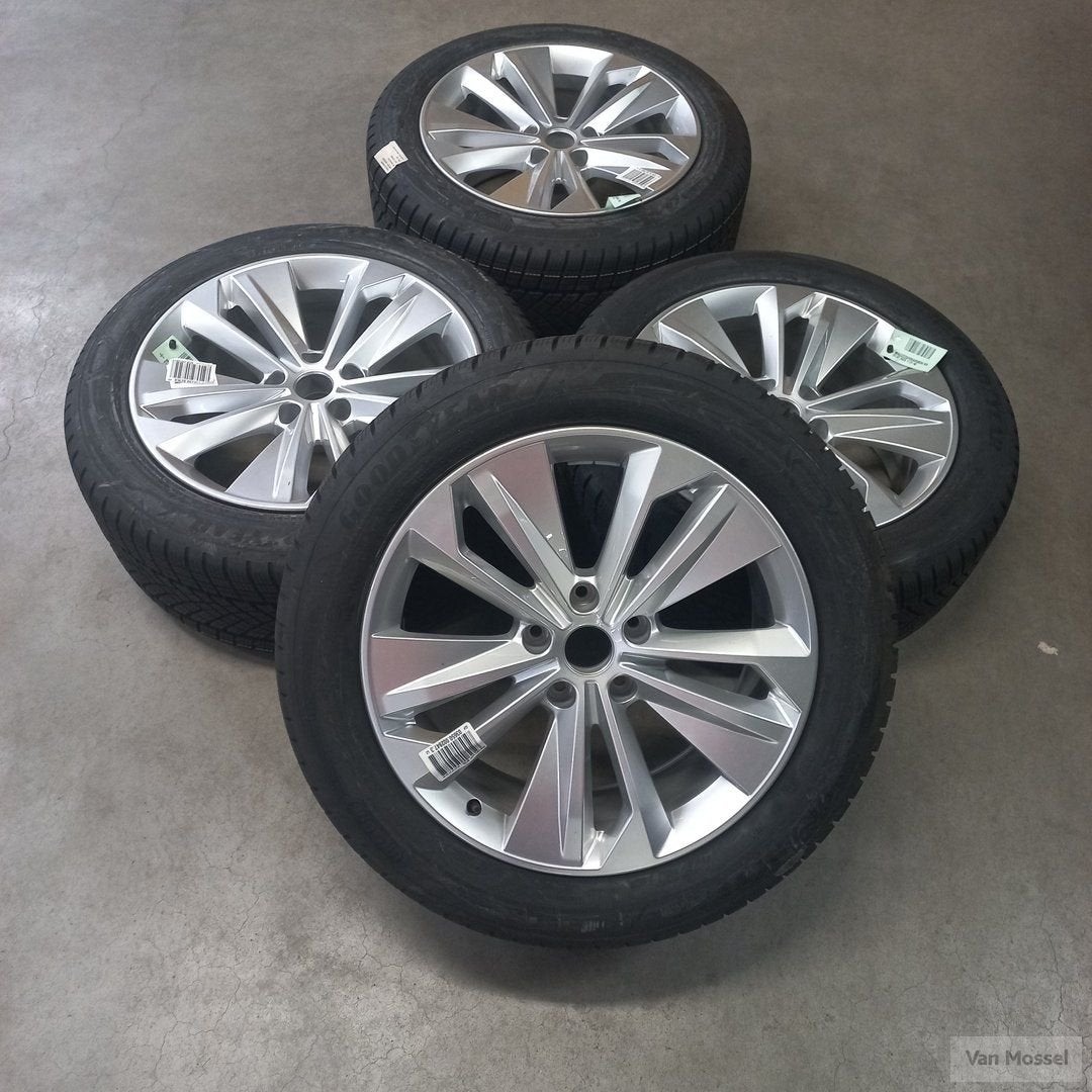 Audi Q6 Goodyear Ultragrip 255/50/R20 109H