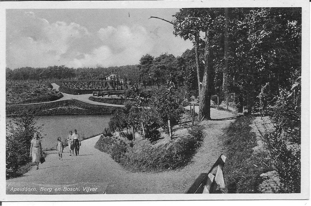 Apeldoorn Berg en Bosch Vijver - Oude Ansichtkaart 1940, Ophalen of Verzenden, 1940 tot 1960, Gelopen, Gelderland