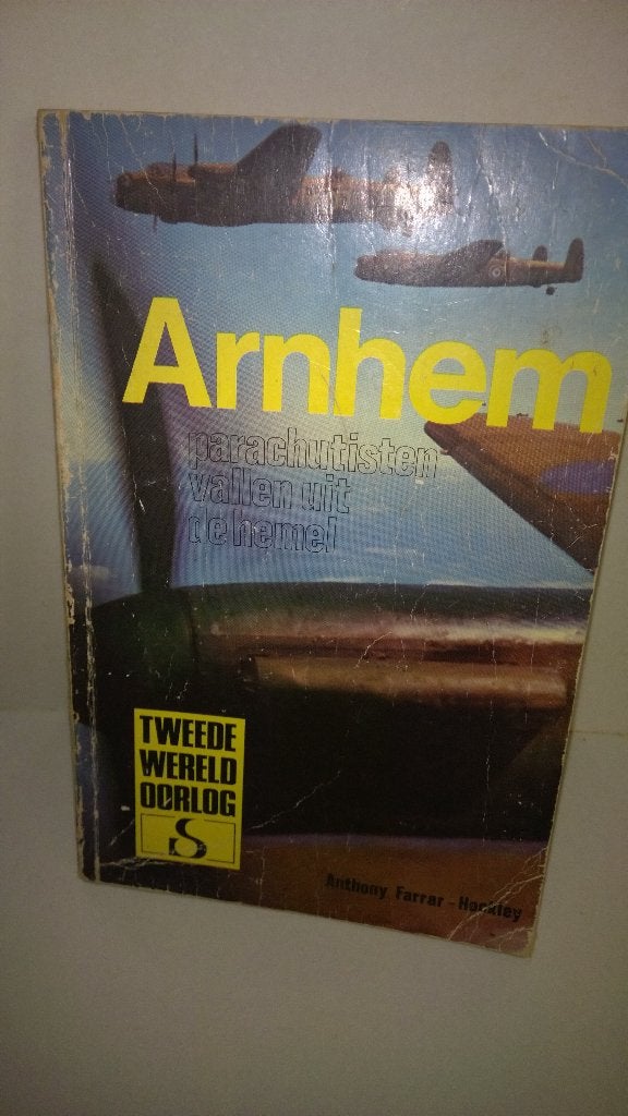 Arnhem : parachutisten vallen uit de lucht, Boeken, Tweede Wereldoorlog, Anthony farrar - hockley, Ophalen of Verzenden, Zo goed als nieuw