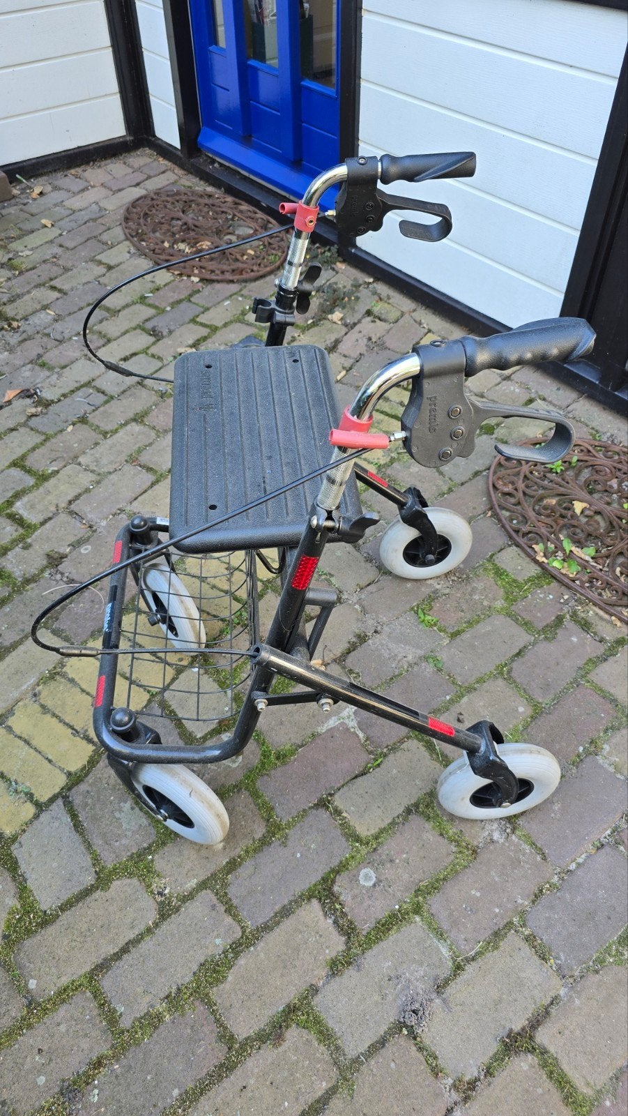 mooie solide rollator, Ophalen, Opvouwbaar, Zo goed als nieuw