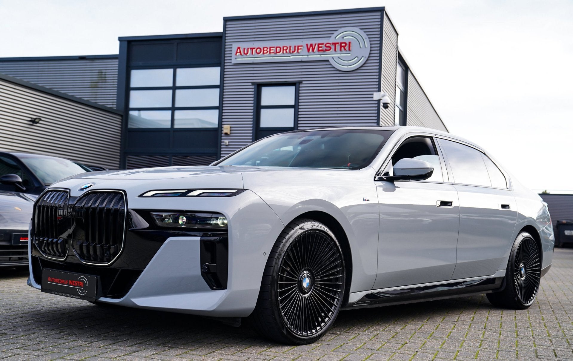BMW I7 EDrive50 106 kWh | Brooklyn Grau | Driving Assistant, Auto's, Automaat, Dealer onderhouden, Achterwielaandrijving, Gebruikt